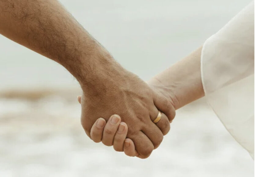 認識自己的依附模式（焦慮型/迴避型）學會辨認真正適合你的伴侶特質掌握吸引對方＋維持關係的溝通技巧從「找不到對的人」到「成為對的人」